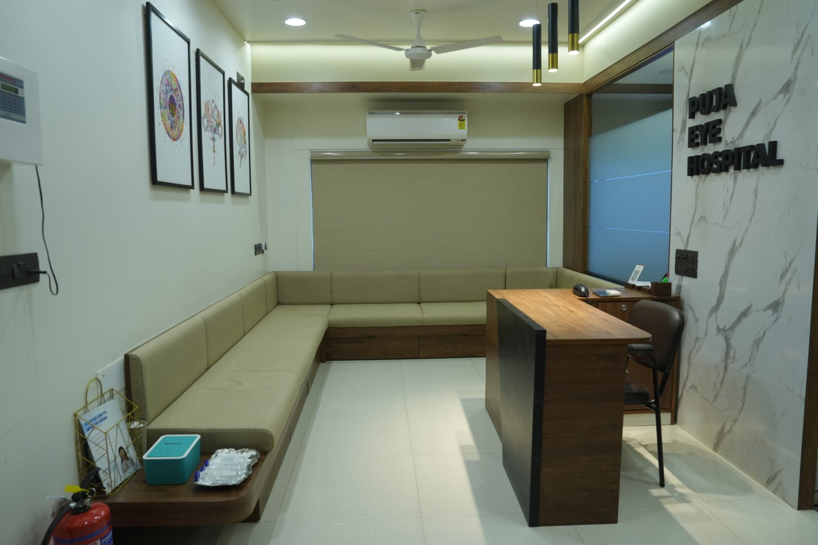 Glaucoma specialist doctor